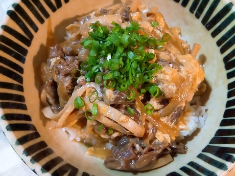 皆大好き!蒲鉾入り他人丼(牛とじ丼)